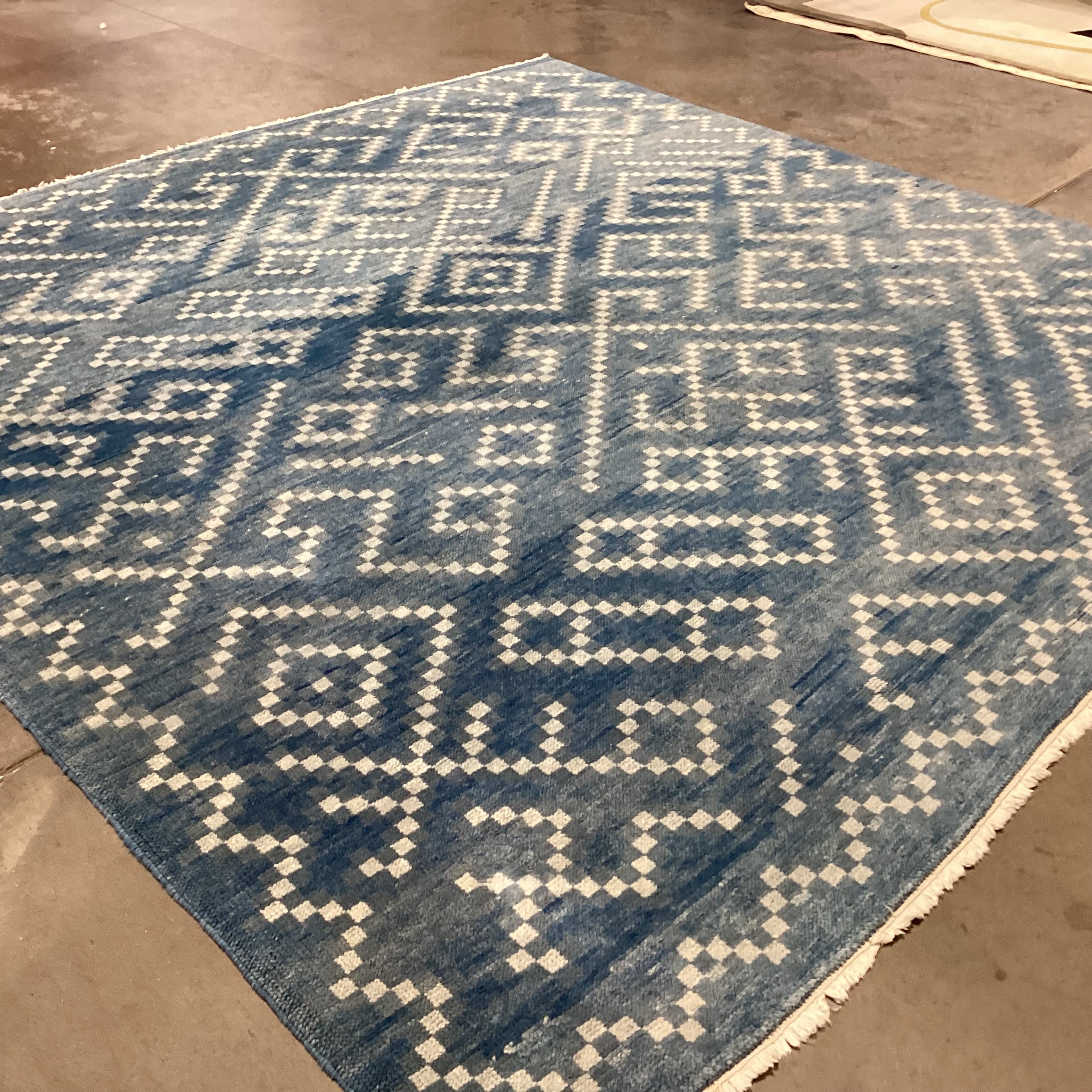 Blue & Ivory Diamond Pattern Hand Woven Wool Rug 9"1"x 9'7"