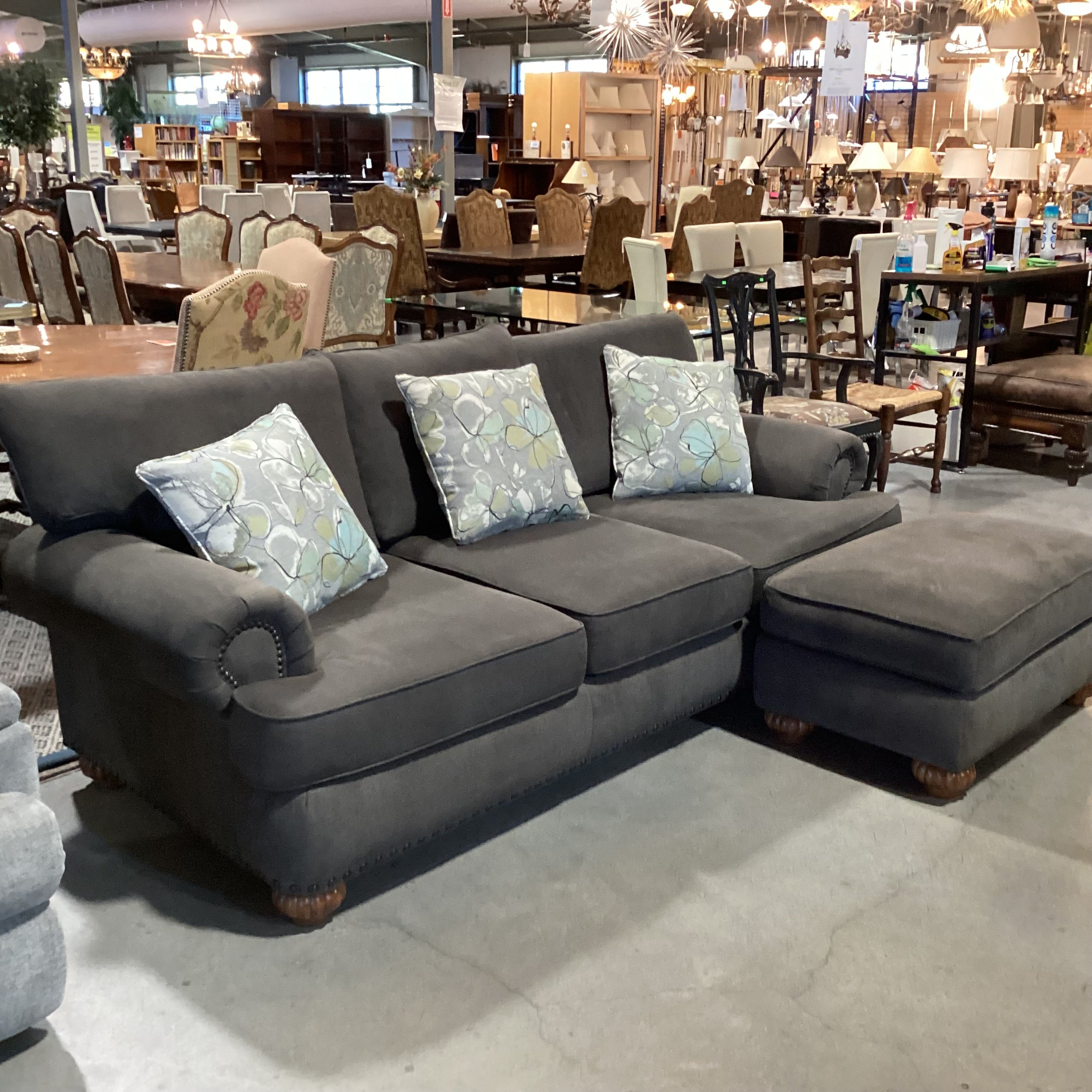 Flexsteel Charcoal Grey Nailhead & Floral Multi Accent Pillows with Ottoman Sofa 96"x 41"x 31"
