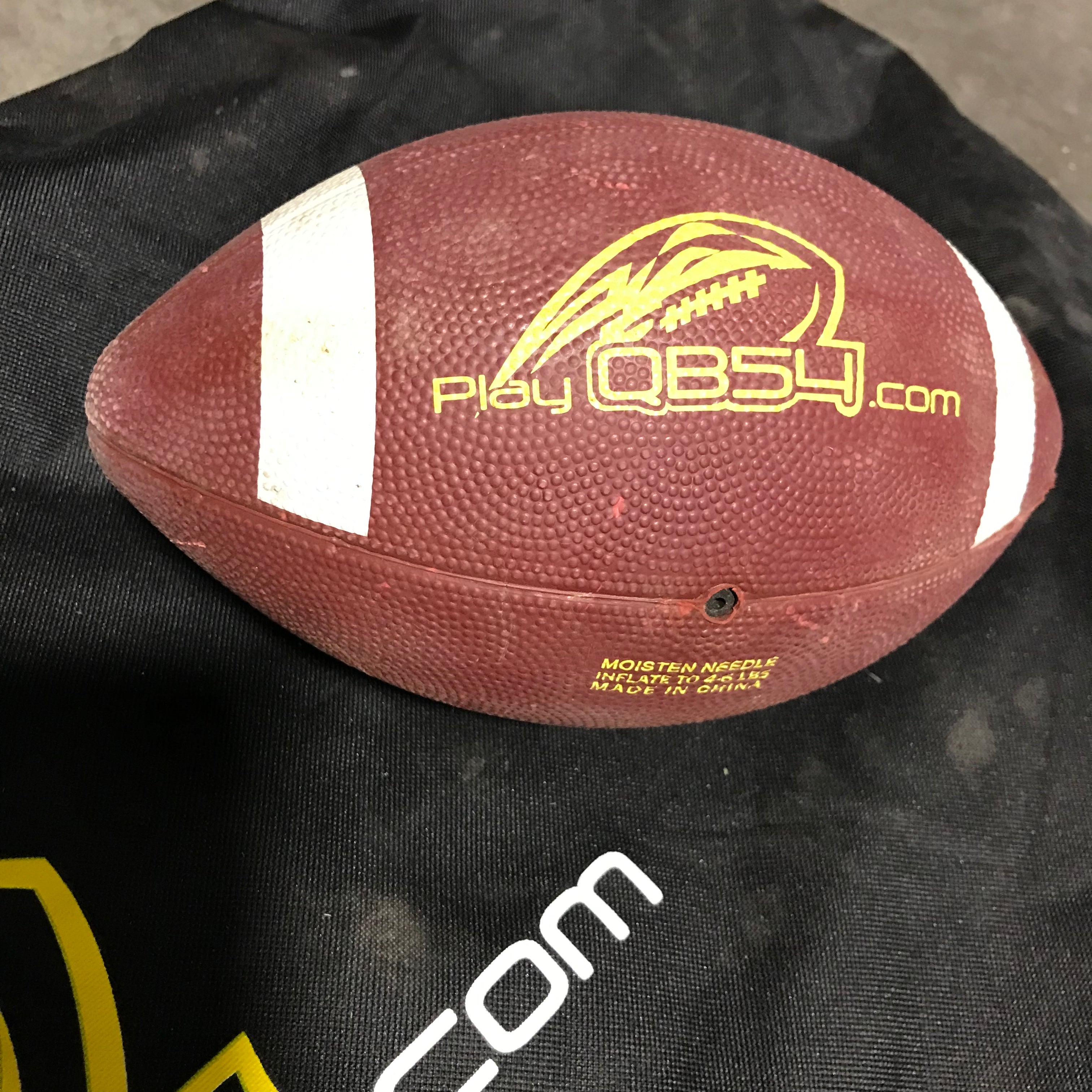 QB54 The Ultimate Football Yard Game Set