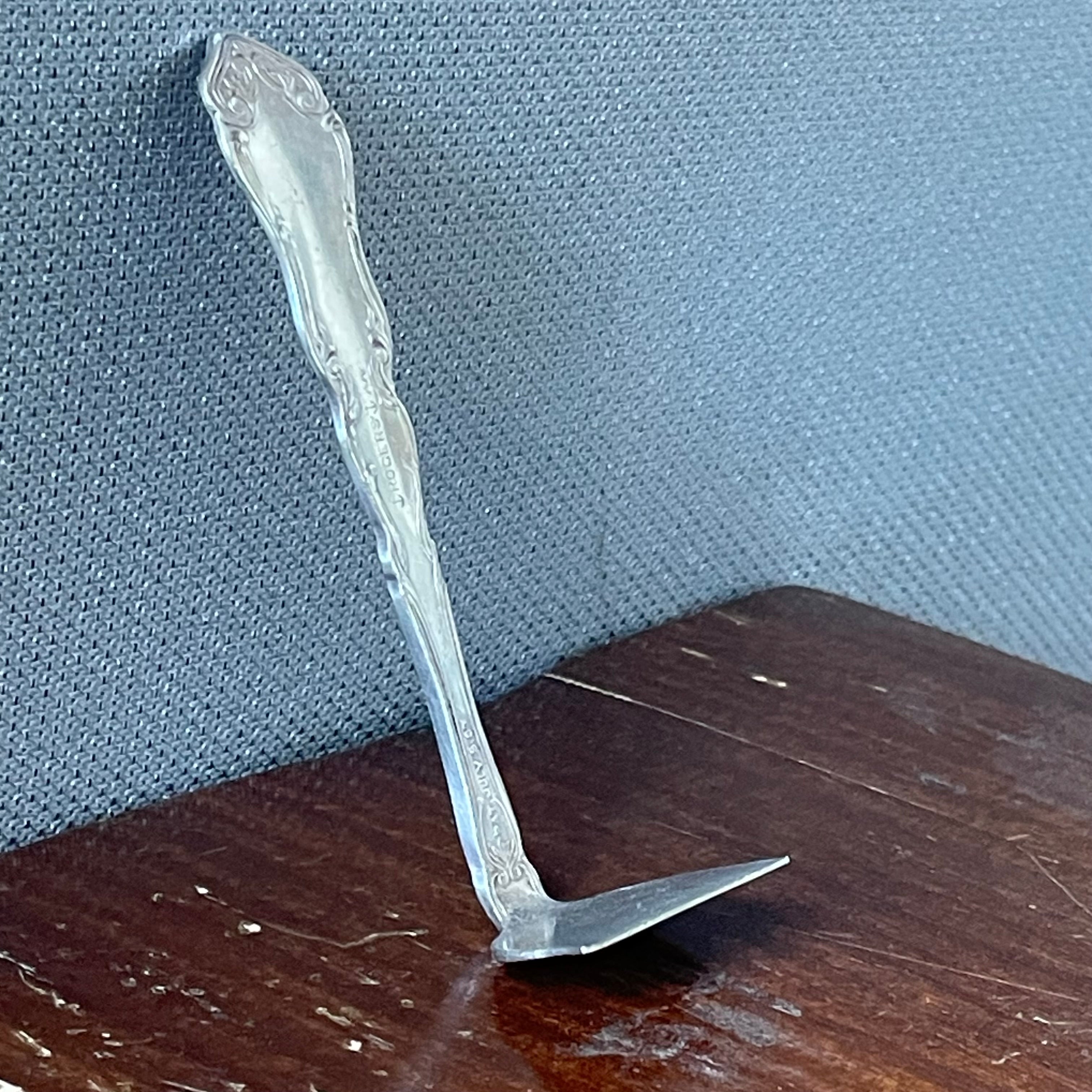Antique Rogers AA "Alhambra" Silverplate Baby Food Pusher Made 1907, 4"