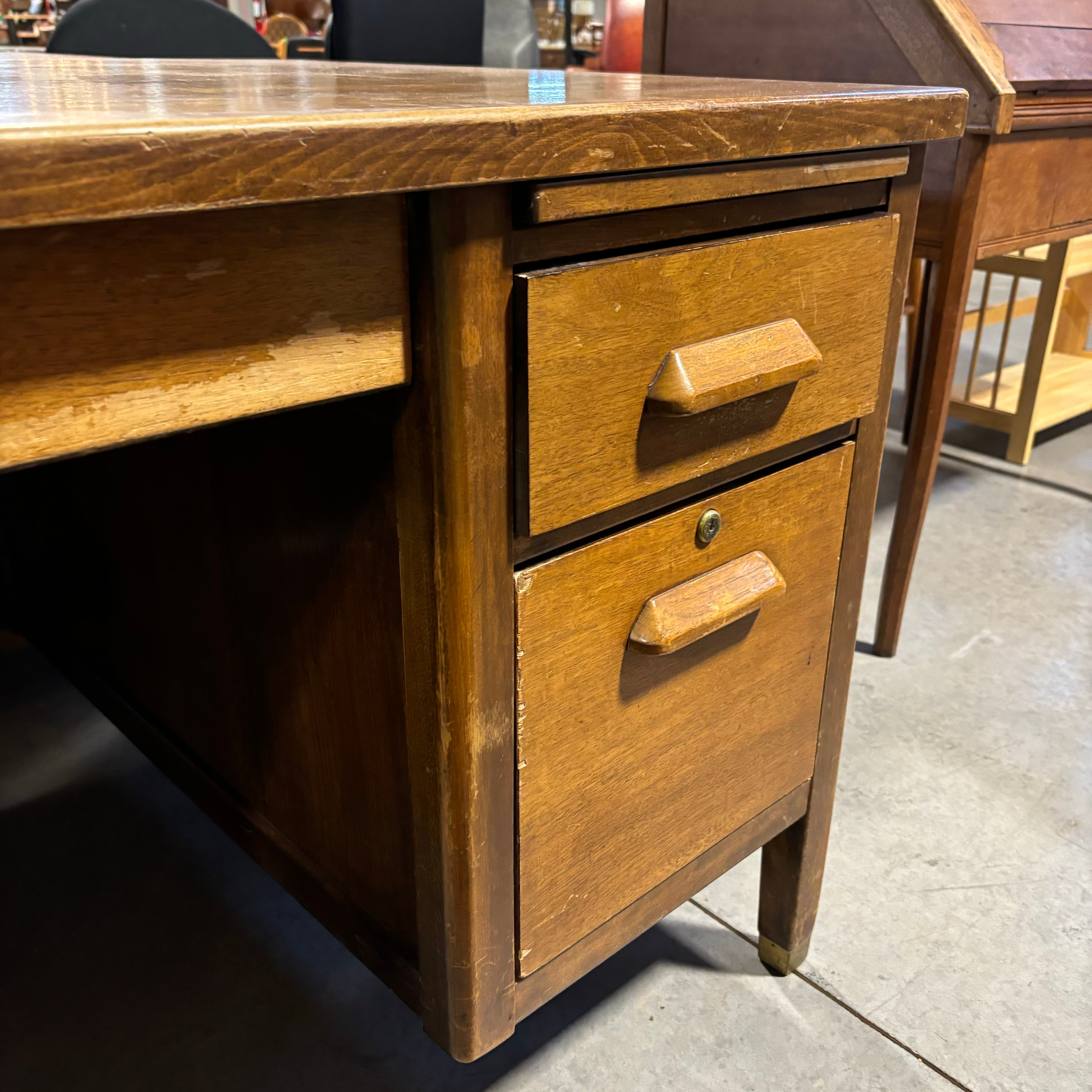 Oak 6 Drawer with Pullout Surface Desk 60"x 34"x 30"