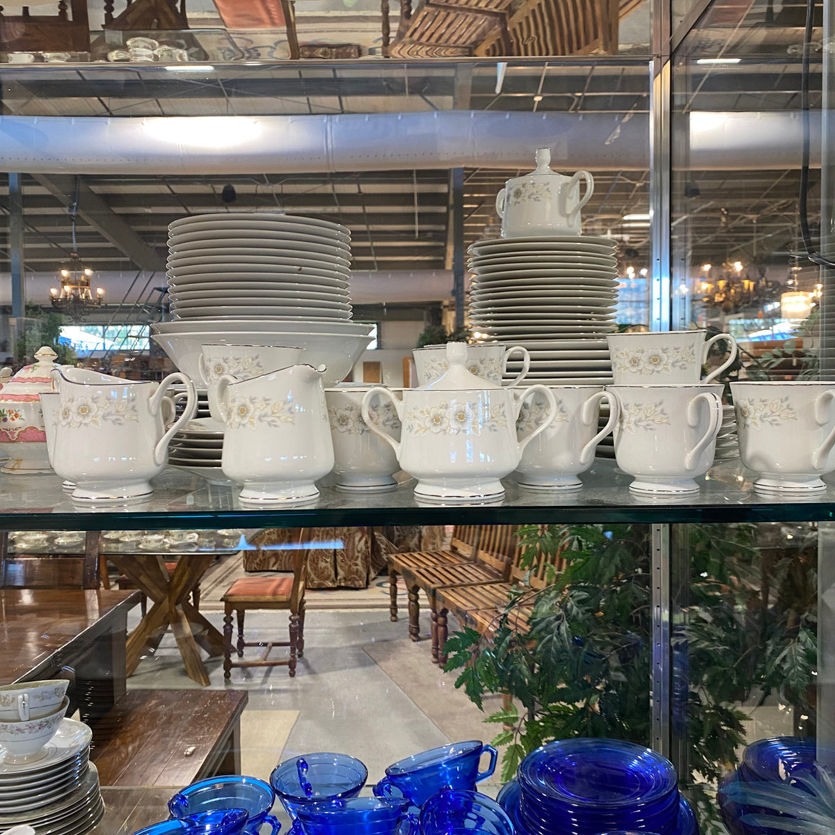 Vintage Carlton Andover Pattern 68pcs. China Set — Habitat Roaring Fork