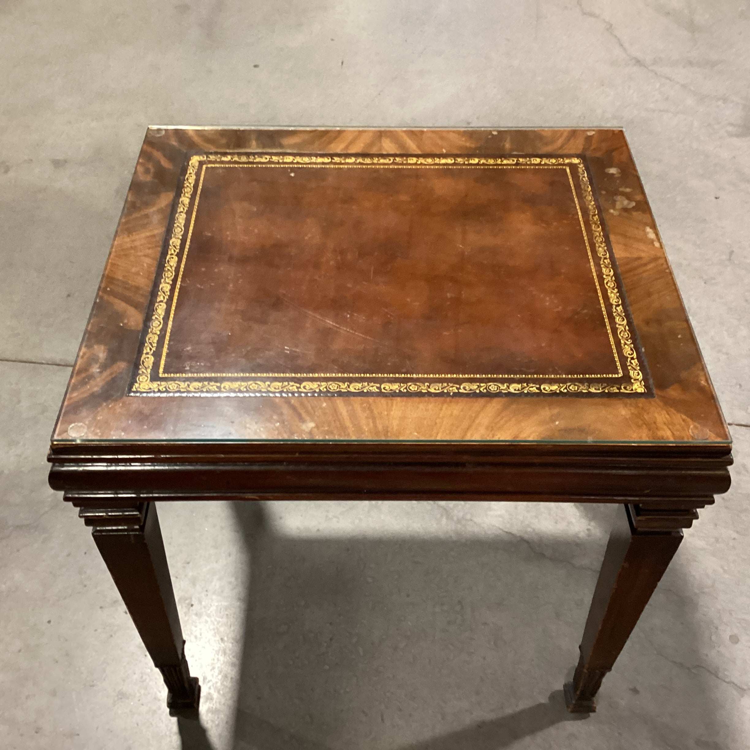 Vintage Finished Carved Wood Veneer Band & Inset Leather Glass Top End Table 27"x 23"x 27"