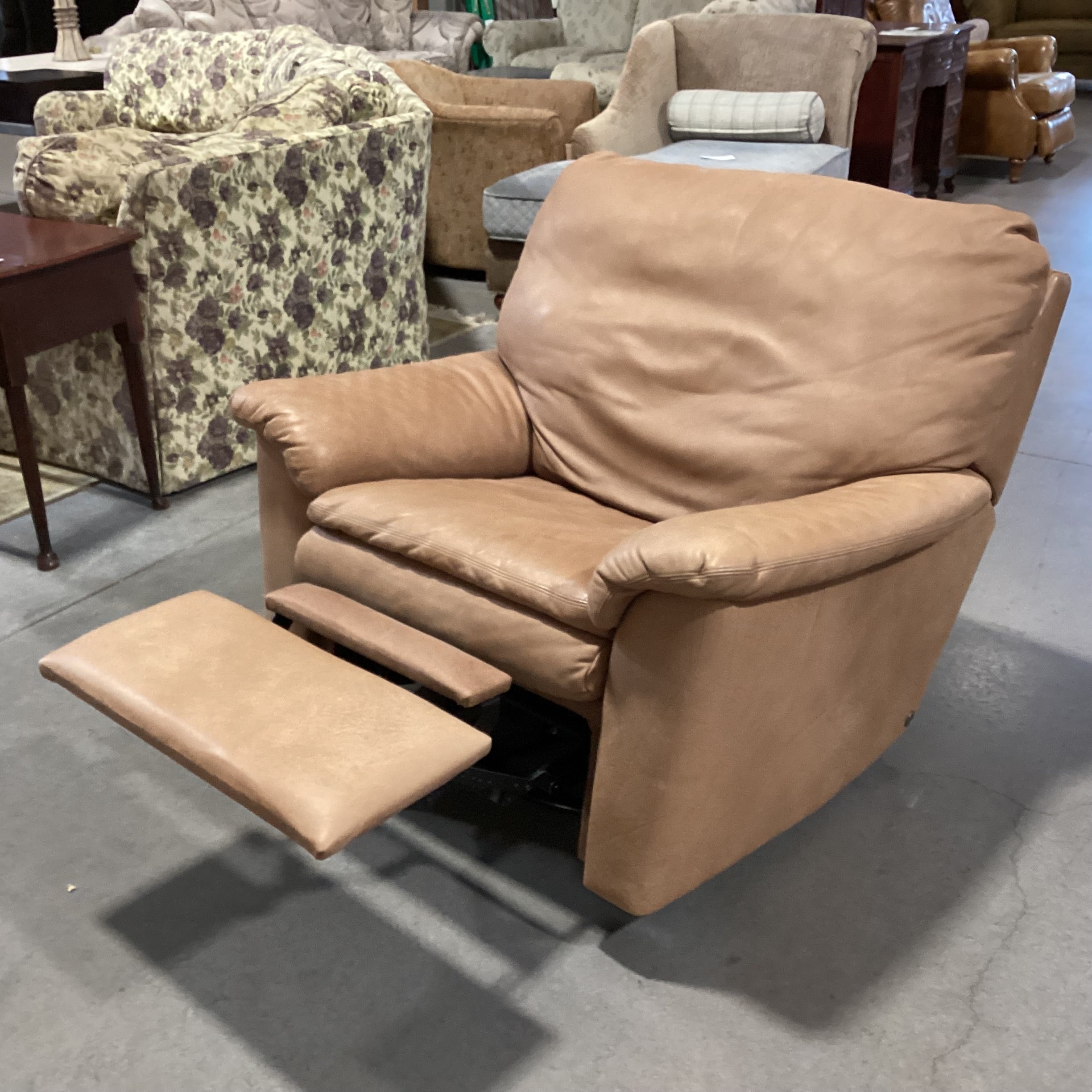 American Leather Furniture Tan Butter Like Leather Oversized Swivel Recliner Chair 40"x 38"x 31"