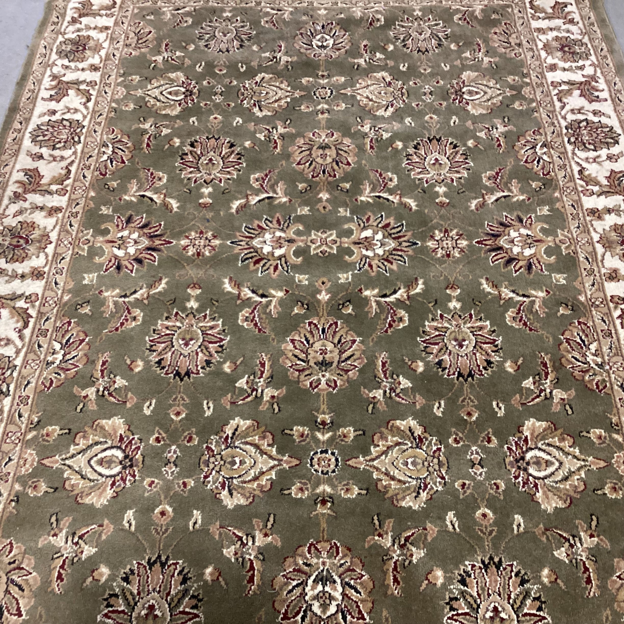 Cambridge Collection Green Ivory  Kashan Poly Rug 5'3"x 7'7"