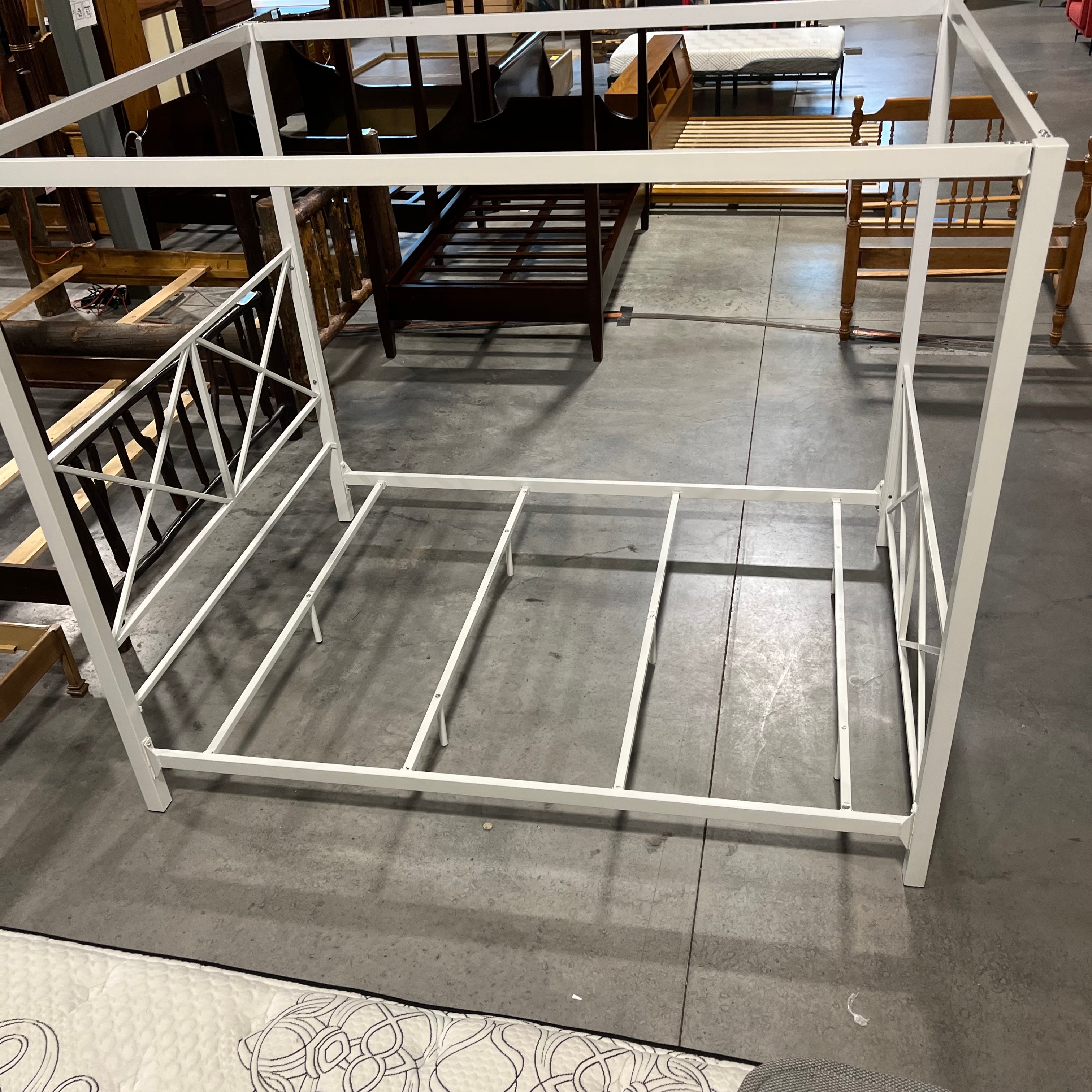QUEEN White Metal Canopy Bed Set 63"x 85"x 72"