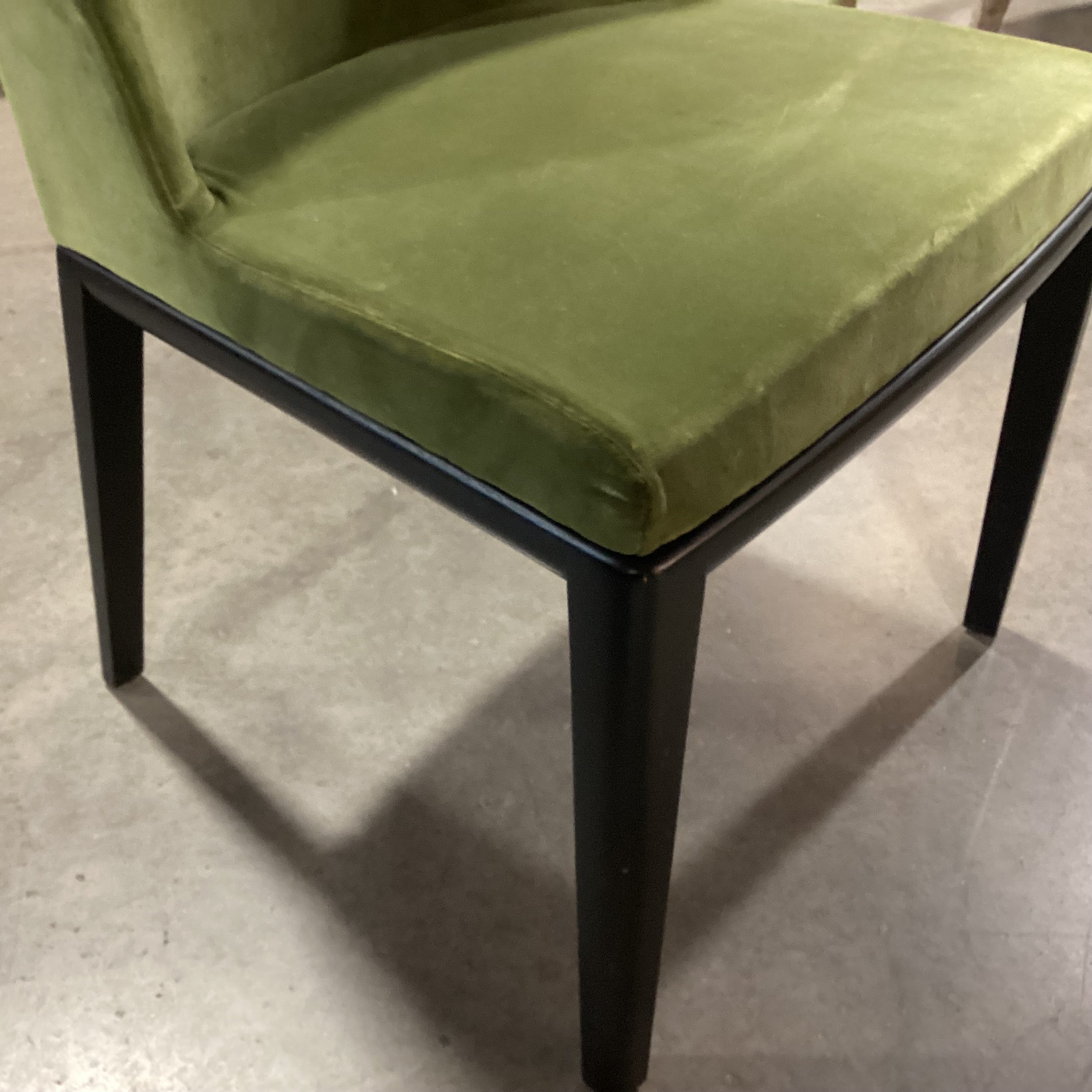 Moe's Home Calla Green Velvet & Ebony Hardwood Chair 21"x 22"x 32"