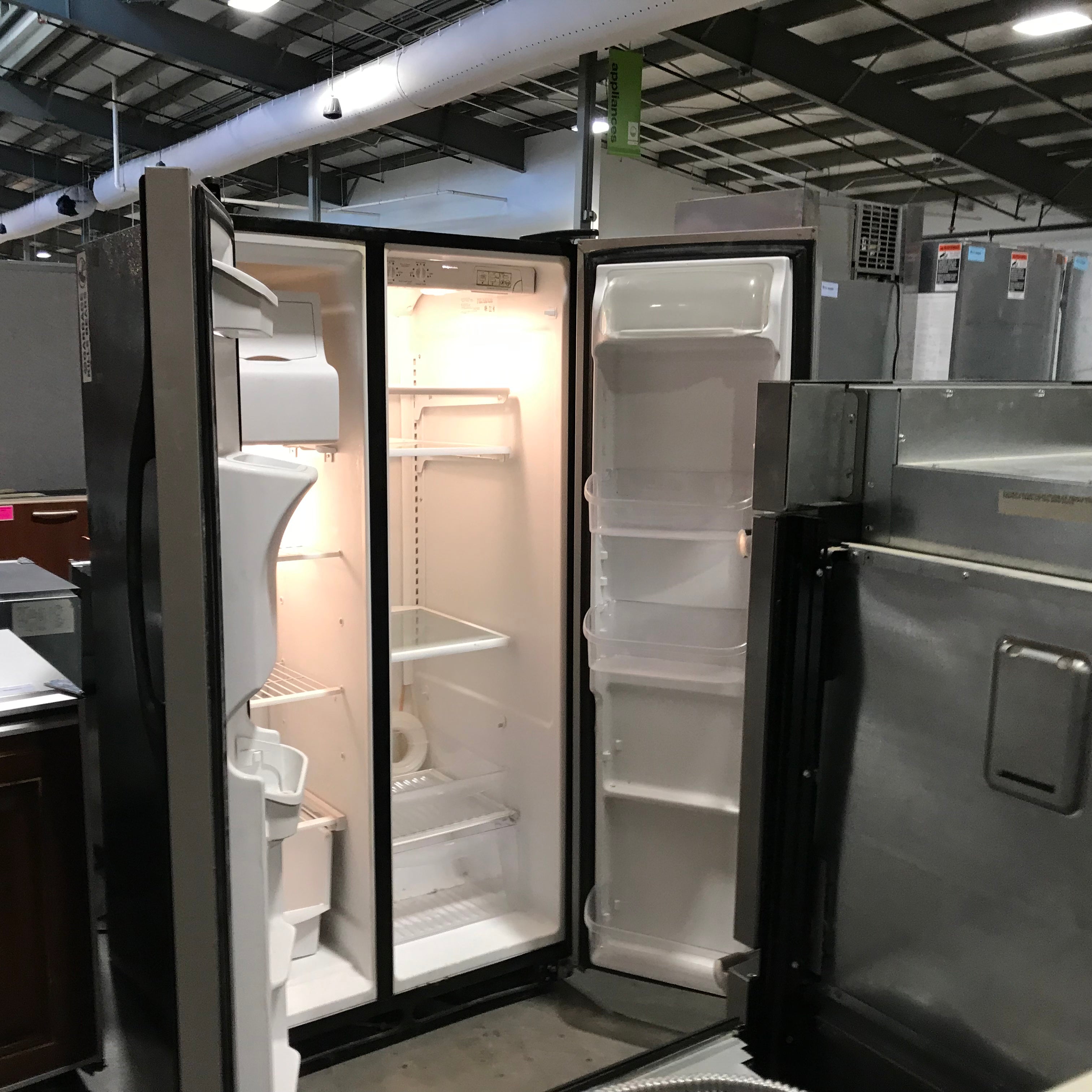 Frigidaire Grey Side-By-Side Refrigerator 36"x 32"x 70" ( Good Garage Fridge)