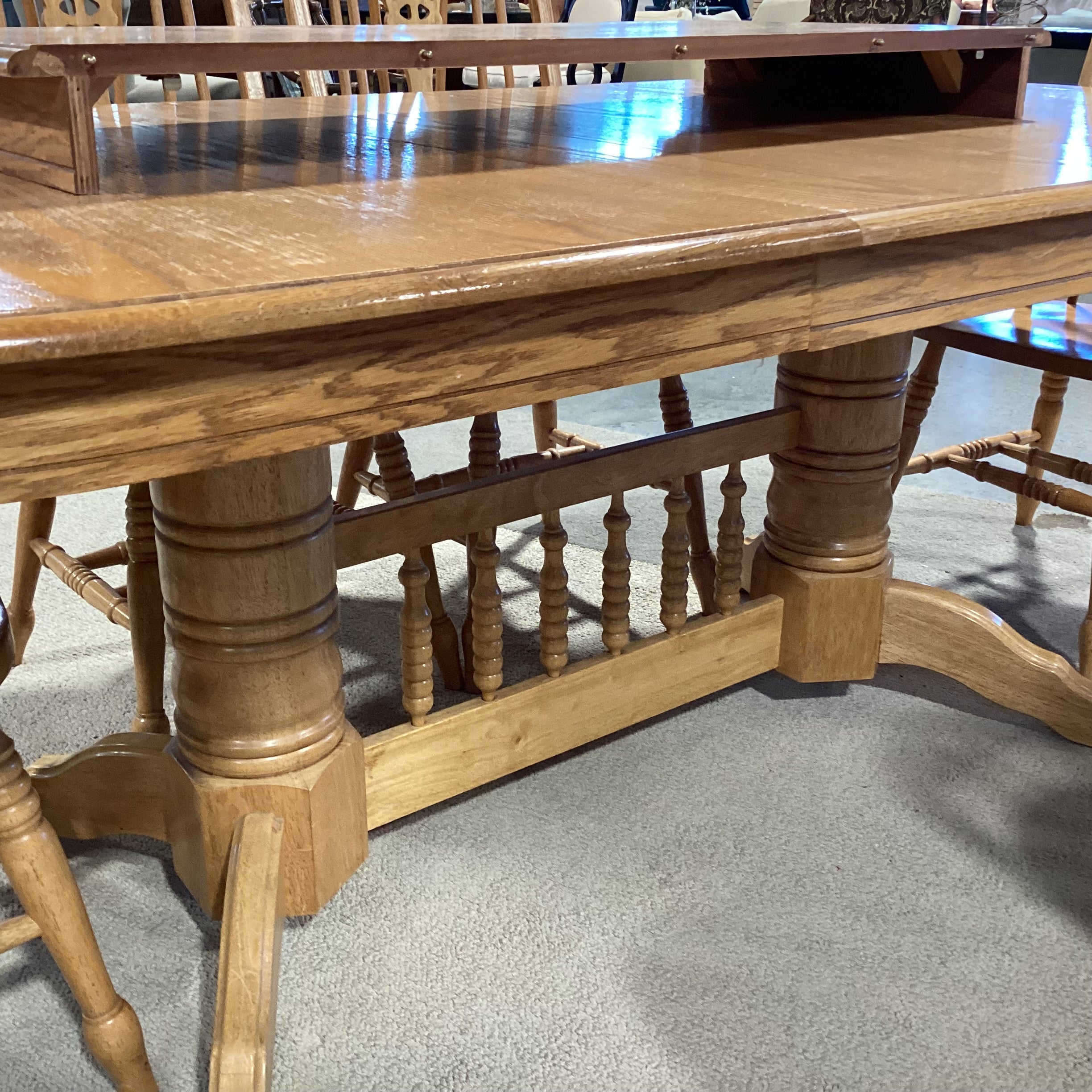 Winners Only Oak & Veneer Windsor Style with 2 Leaves & Trestle Table & 6 Chairs Dining Set 60" to 96"x 42"x 30"