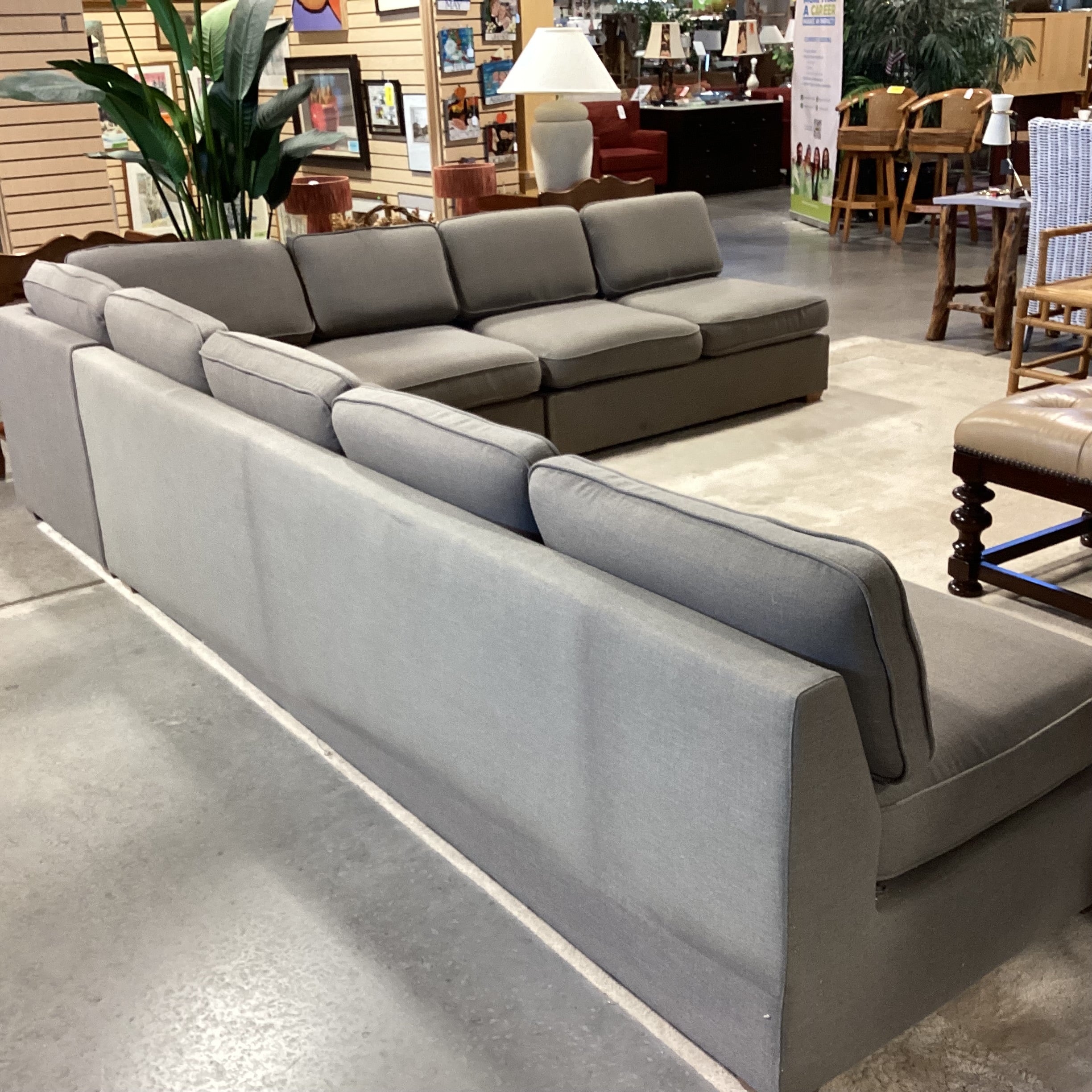 Bryan Ashley Grey 3 Piece Sectional 136"x 116"x 34"x 27"