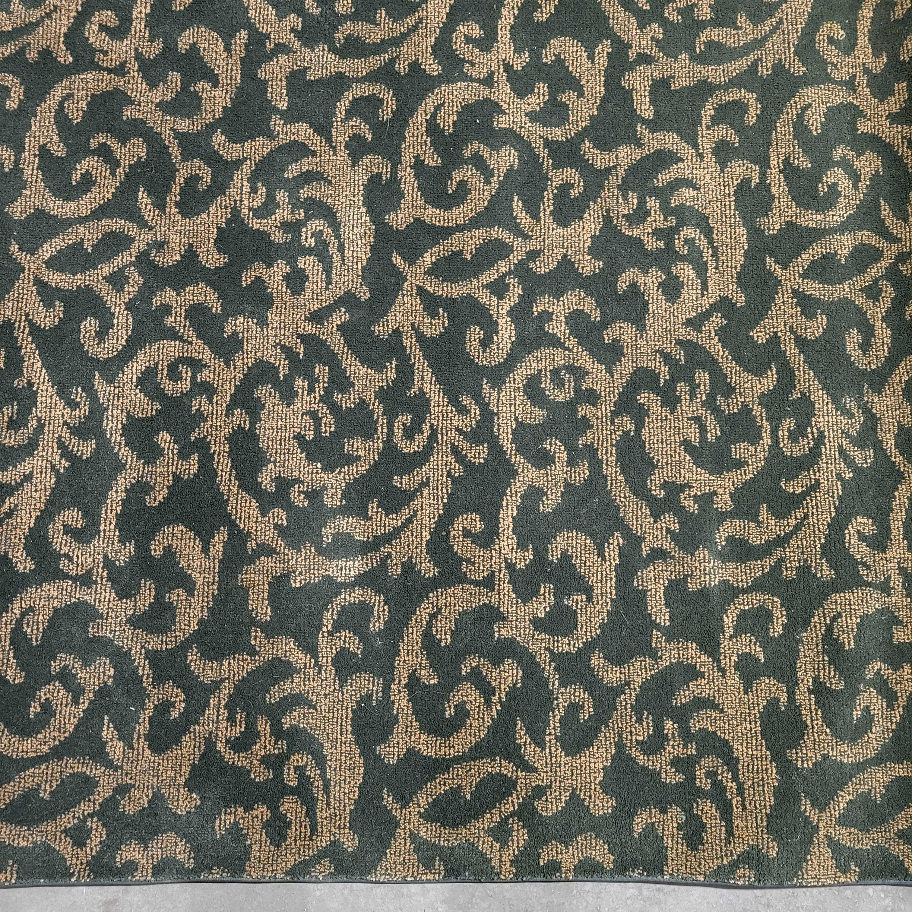 7'6"x 11' Green and Gold Scroll Leaf Few Stains with Pad Rug