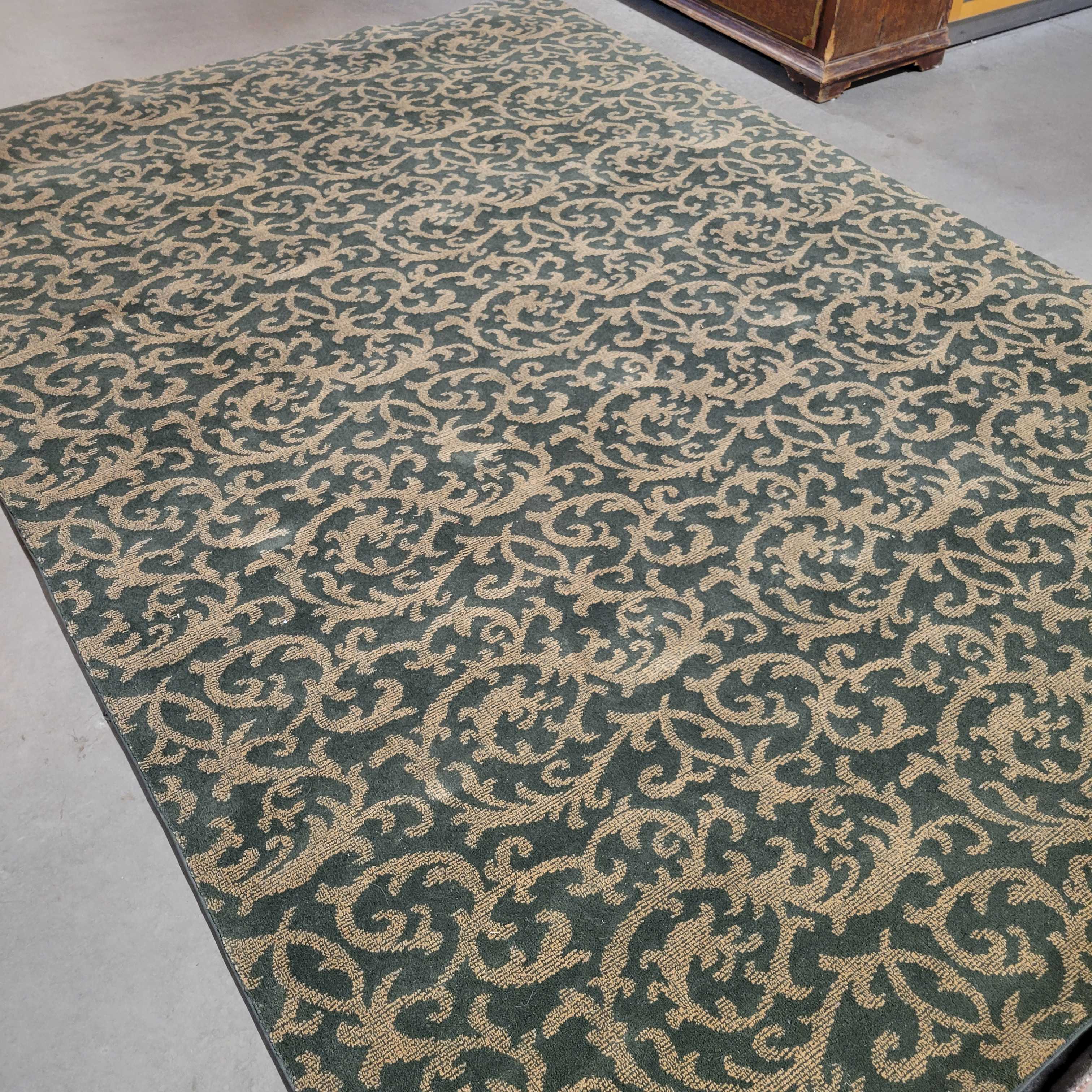 7'6"x 11' Green and Gold Scroll Leaf Few Stains with Pad Rug